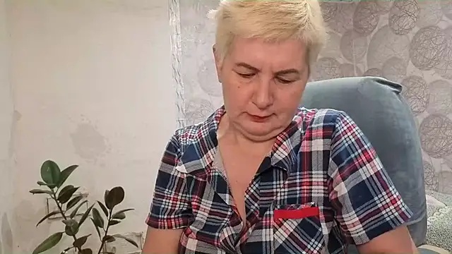 NicoleOlla online show from 11-05-25, 02:55