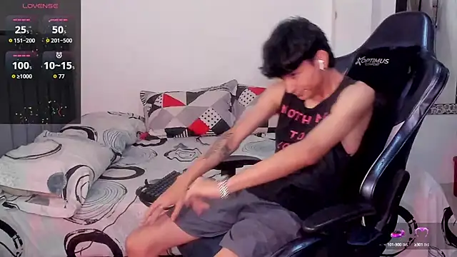 Snapshot of cute_diego_ chatting on 10-18-25, 10:54 cute diego online show from 10-18-25, 10:54