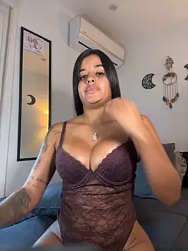 EmelyRogers online show from 10-20-25, 05:02