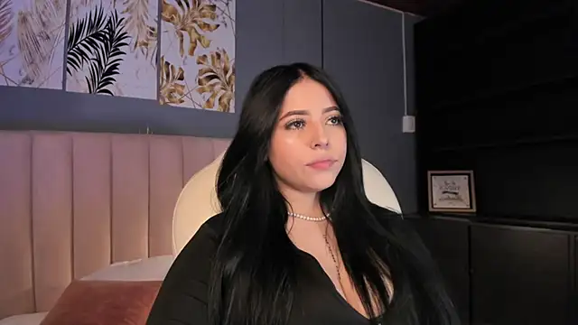 Snapshot of Maaiitee chatting on 01-05-25, 06:56 Maaiitee online show from 01-05-25, 06:56