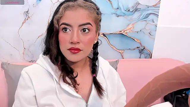 Snapshot of taylor_cupper chatting on 09-24-25, 04:05 taylor cupper online show from 09-24-25, 04:05