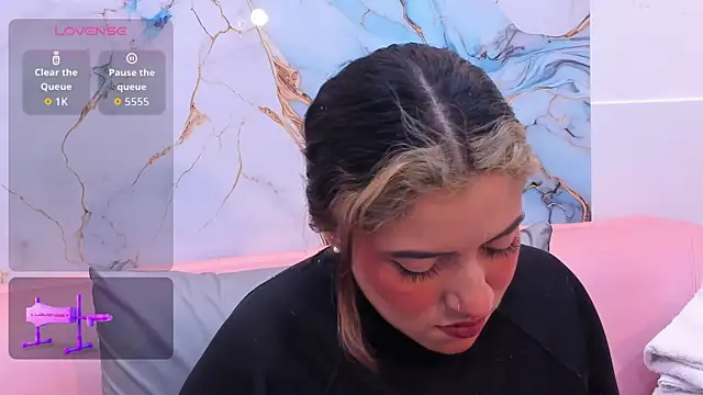 Snapshot of taylor_cupper chatting on 10-10-25, 07:35 taylor cupper online show from 10-10-25, 07:35