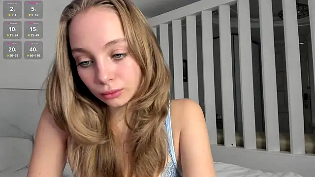 Snapshot of _LISA_BABYMETAL_ chatting on 11-08-25, 07:08 LISA BABYMETAL online show from 11-08-25, 07:08