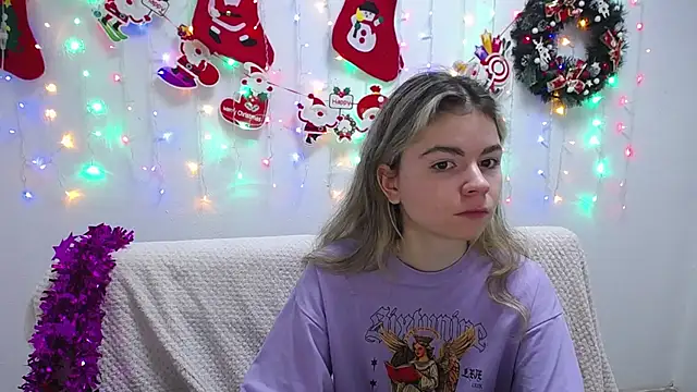 TinaRedly online show from 12-30-24, 04:19