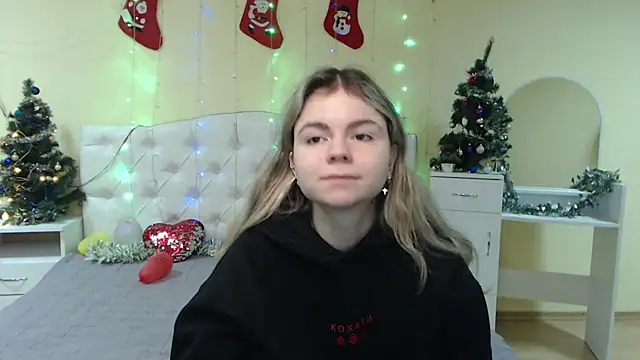 TinaRedly online show from 01-13-25, 06:38