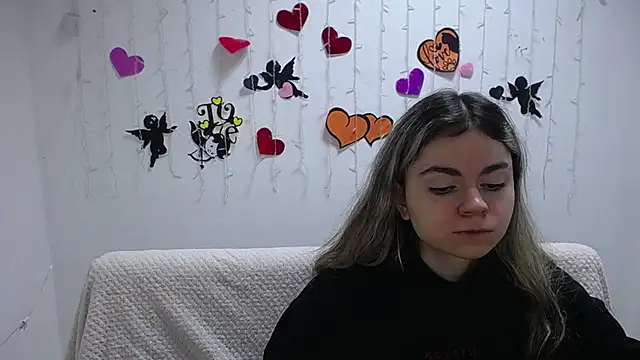 TinaRedly online show from 02-11-25, 06:44