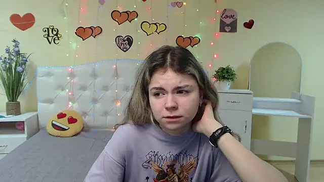 TinaRedly online show from 02-16-25, 10:10