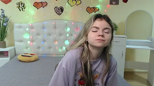 TinaRedly online show from 02-18-25, 04:15