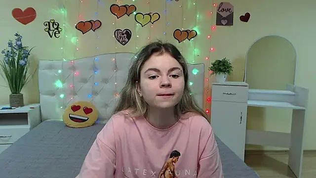 TinaRedly online show from 03-05-25, 10:10