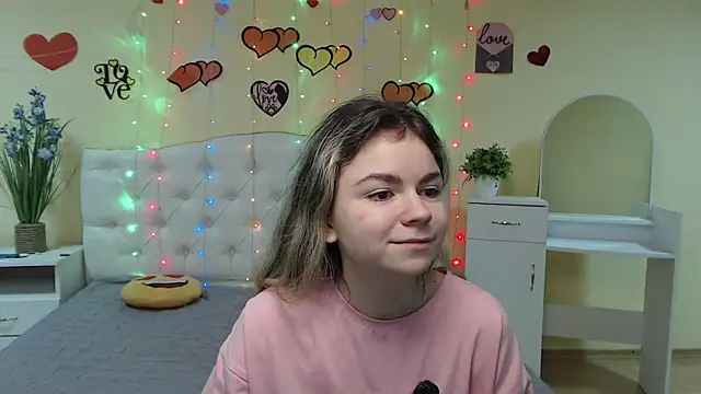 TinaRedly online show from 03-08-25, 04:06