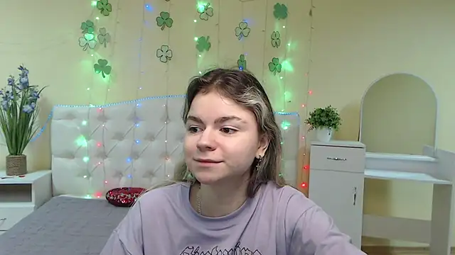 TinaRedly online show from 03-15-25, 04:46