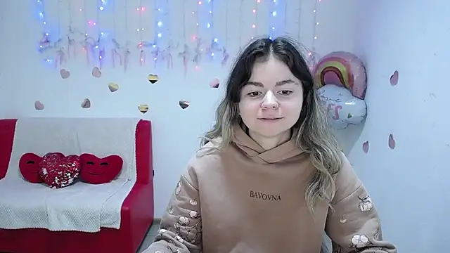 TinaRedly online show from 10-13-25, 05:24