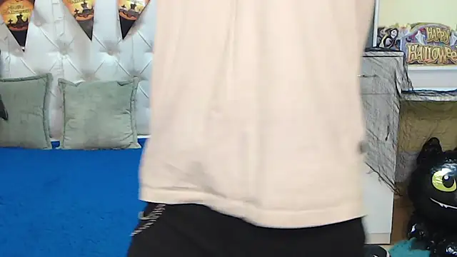 TinaRedly online show from 10-21-25, 06:08