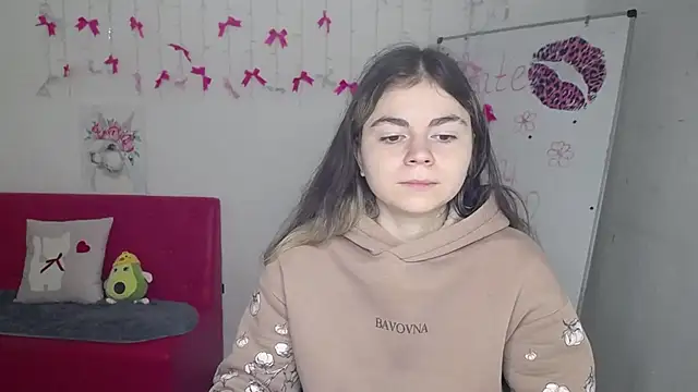 TinaRedly online show from 05-04-26, 11:28