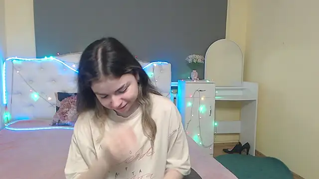 TinaRedly online show from 05-08-26, 05:35