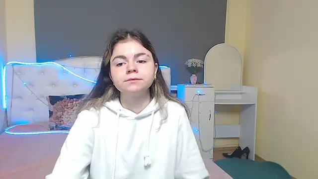 TinaRedly online show from 05-09-26, 05:23
