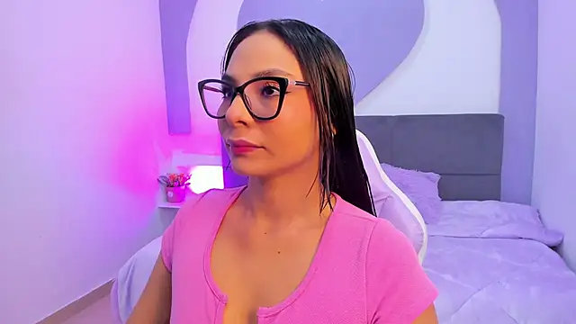 amira cute2 online show from 06-21-26, 10:07