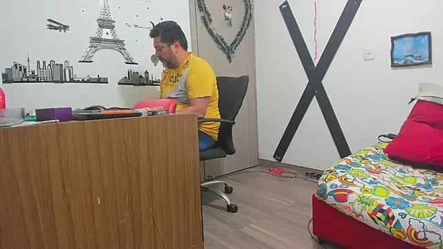 hotandfierylatinos2023 online show from 02-15-25, 09:38