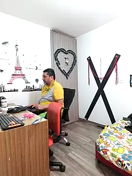 hotandfierylatinos2023 online show from 03-06-25, 04:07