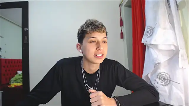  Thomas hot  online show from 12-18-24, 07:30