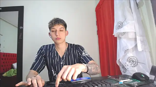  Thomas hot  online show from 12-19-24, 04:57