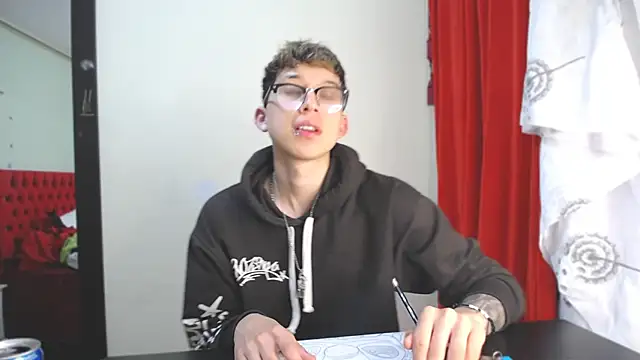  Thomas hot  online show from 12-24-24, 05:23