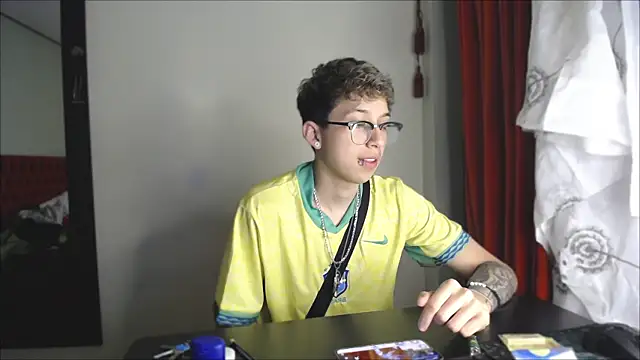  Thomas hot  online show from 12-26-24, 09:37