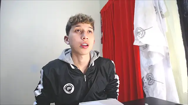  Thomas hot  online show from 01-20-25, 05:16