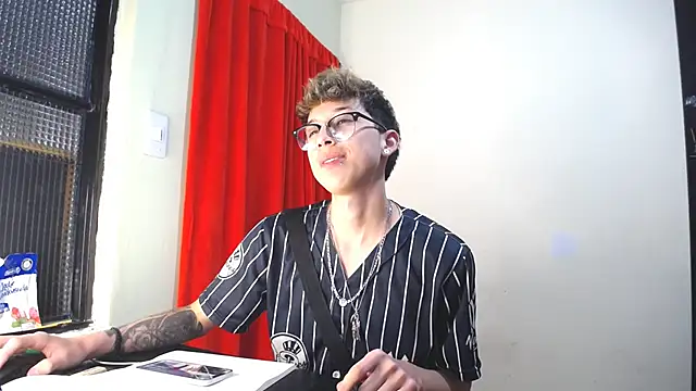  Thomas hot  online show from 02-04-25, 06:17