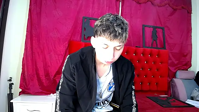 Thomas hot  online show from 03-07-25, 01:53