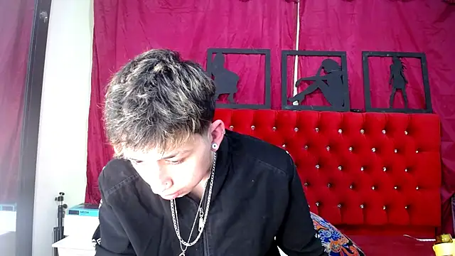 Thomas hot  online show from 03-18-25, 07:08