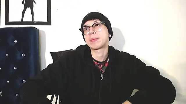  Thomas hot  online show from 10-22-25, 04:02