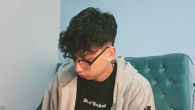 Snapshot of _Thomas_hot_ chatting on 04-14-26, 04:29 Thomas hot online show from 04-14-26, 04:29