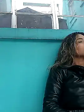 megan collins96 online show from 02-07-25, 07:27