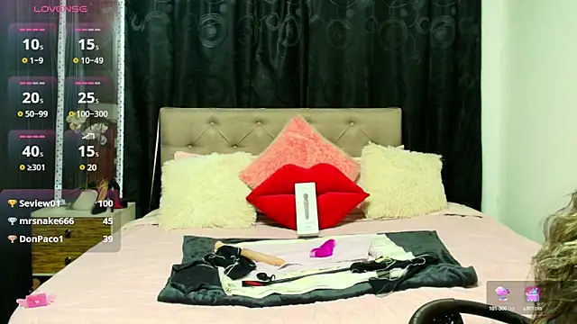 megan collins96 online show from 03-20-25, 10:51