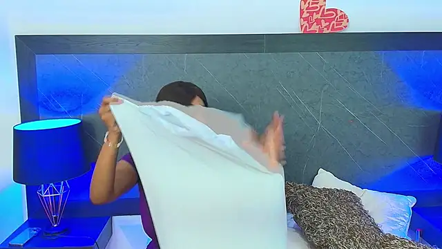 charlottebrowns  online show from 02-21-25, 12:06