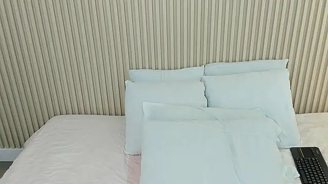 charlottebrowns  online show from 06-13-26, 12:47
