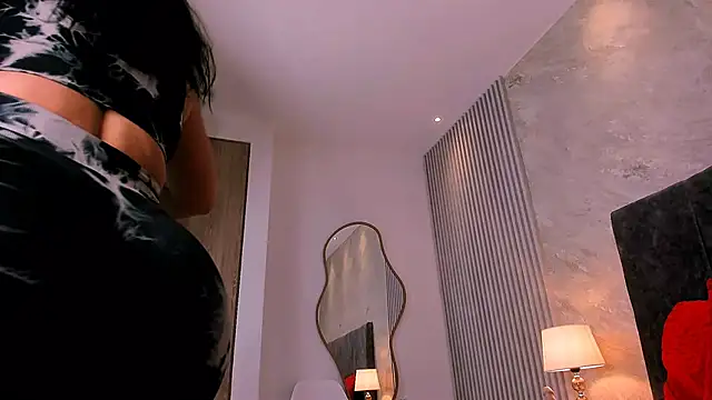 Snapshot of lola__sweetx chatting on 02-18-25, 10:16 lola sweetx online show from 02-18-25, 10:16