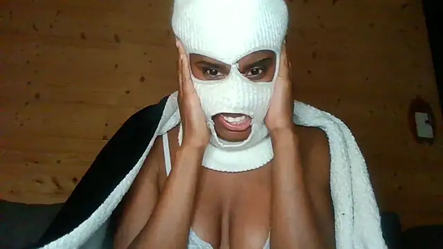 Snapshot of LabelleOnyx chatting on 03-28-26, 07:35 LabelleOnyx online show from 03-28-26, 07:35