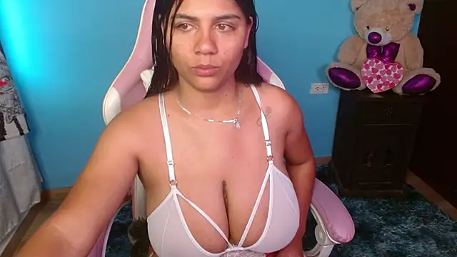 Snapshot of Candela-Smith chatting on 03-18-26, 07:17 Candela-Smith online show from 03-18-26, 07:17