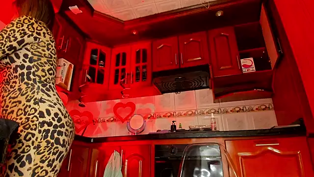 LaureenHills online show from 02-15-25, 03:20