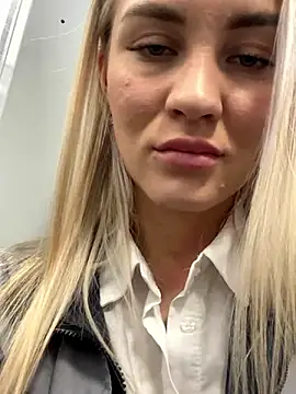 Snapshot of DreamGirl-777 chatting on 12-02-24, 11:01 DreamGirl-777 online show from 12-02-24, 11:01