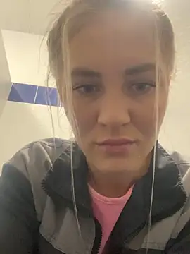 Snapshot of DreamGirl-777 chatting on 12-04-24, 10:35 DreamGirl-777 online show from 12-04-24, 10:35