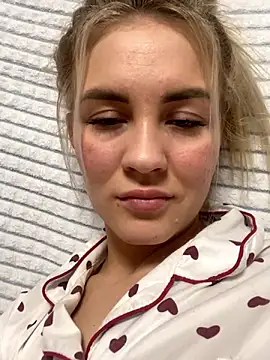 Snapshot of DreamGirl-777 chatting on 12-04-24, 03:10 DreamGirl-777 online show from 12-04-24, 03:10