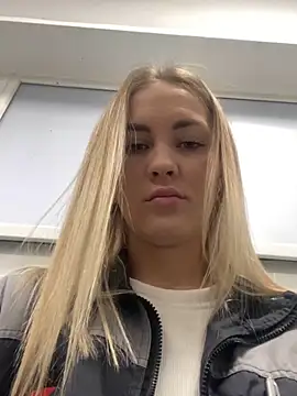 Snapshot of DreamGirl-777 chatting on 12-05-24, 04:42 DreamGirl-777 online show from 12-05-24, 04:42