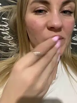 Snapshot of DreamGirl-777 chatting on 12-06-24, 02:49 DreamGirl-777 online show from 12-06-24, 02:49