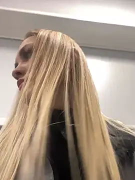 Snapshot of DreamGirl-777 chatting on 12-09-24, 03:50 DreamGirl-777 online show from 12-09-24, 03:50