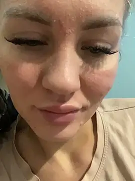 Snapshot of DreamGirl-777 chatting on 12-17-24, 06:45 DreamGirl-777 online show from 12-17-24, 06:45