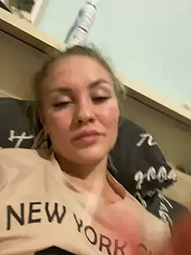 Snapshot of DreamGirl-777 chatting on 12-17-24, 06:20 DreamGirl-777 online show from 12-17-24, 06:20