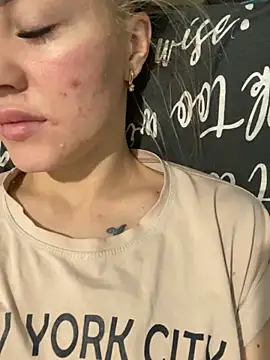 Snapshot of DreamGirl-777 chatting on 12-18-24, 02:53 DreamGirl-777 online show from 12-18-24, 02:53